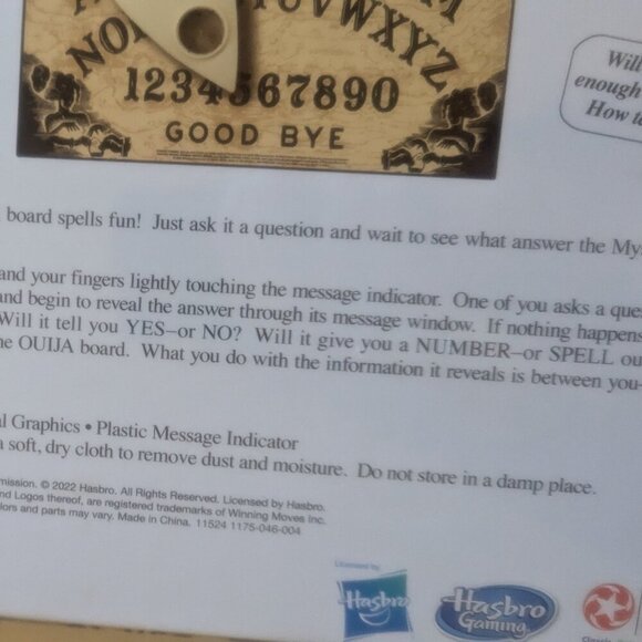NWT Ouija Mystifying Oracle Halloween Classic Board Game Hasbro Spooky Seance - Picture 11 of 11